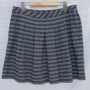 Grey and Black Striped Gap Pleated Skirt Size 12